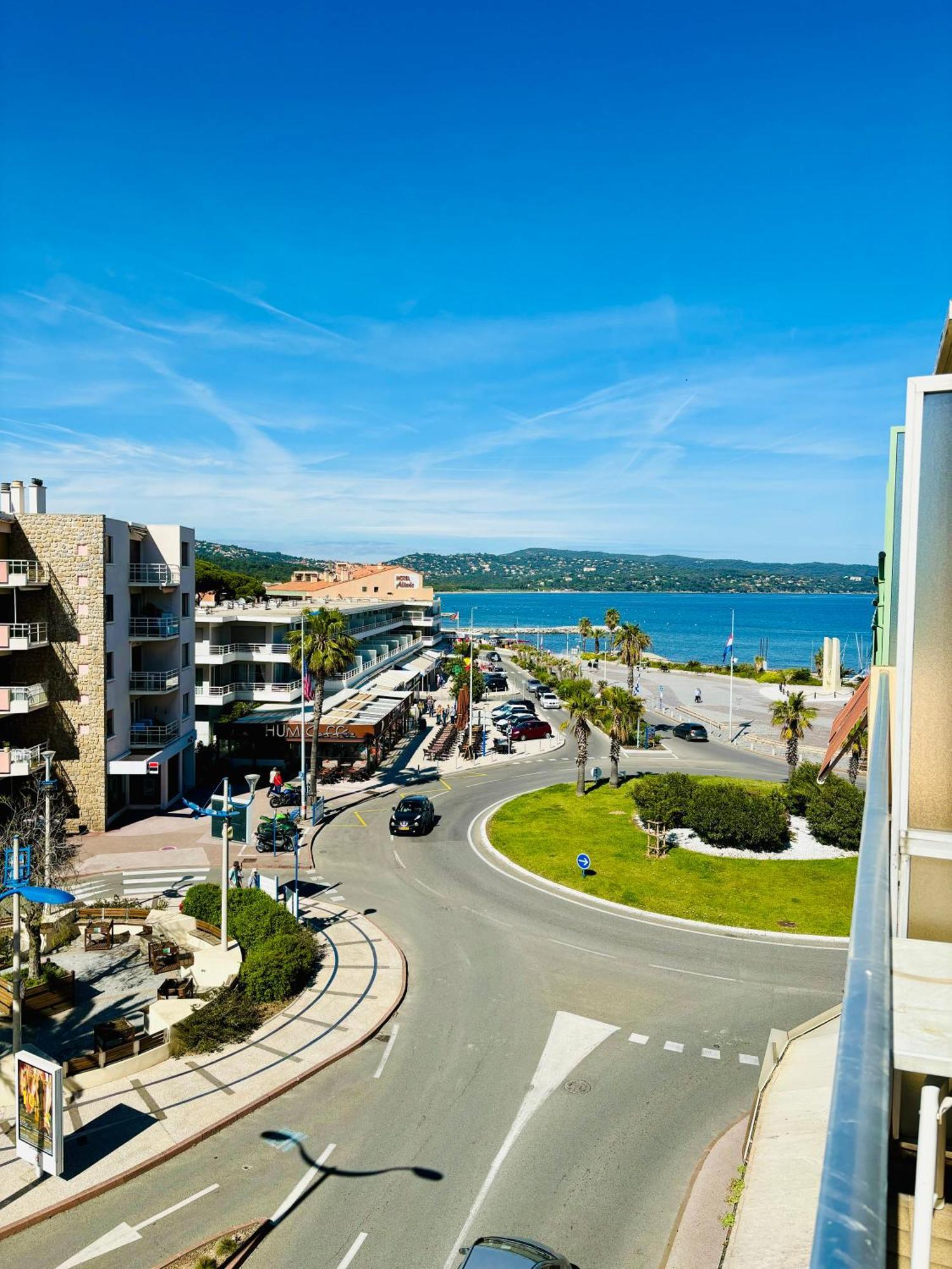 5*, Vue Et Acces Appartement Cavalaire-sur-Mer