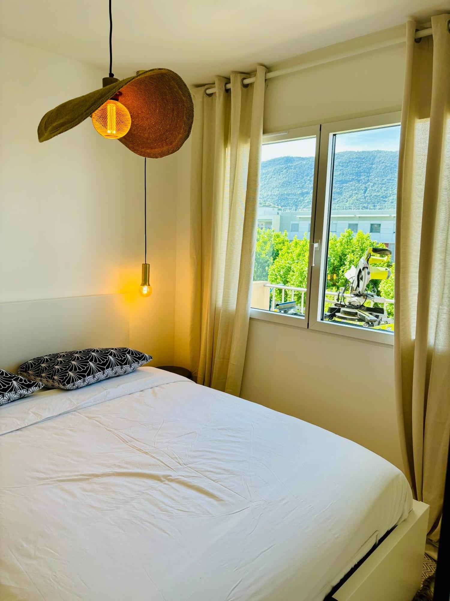 5*, Vue Et Acces Cavalaire-sur-Mer