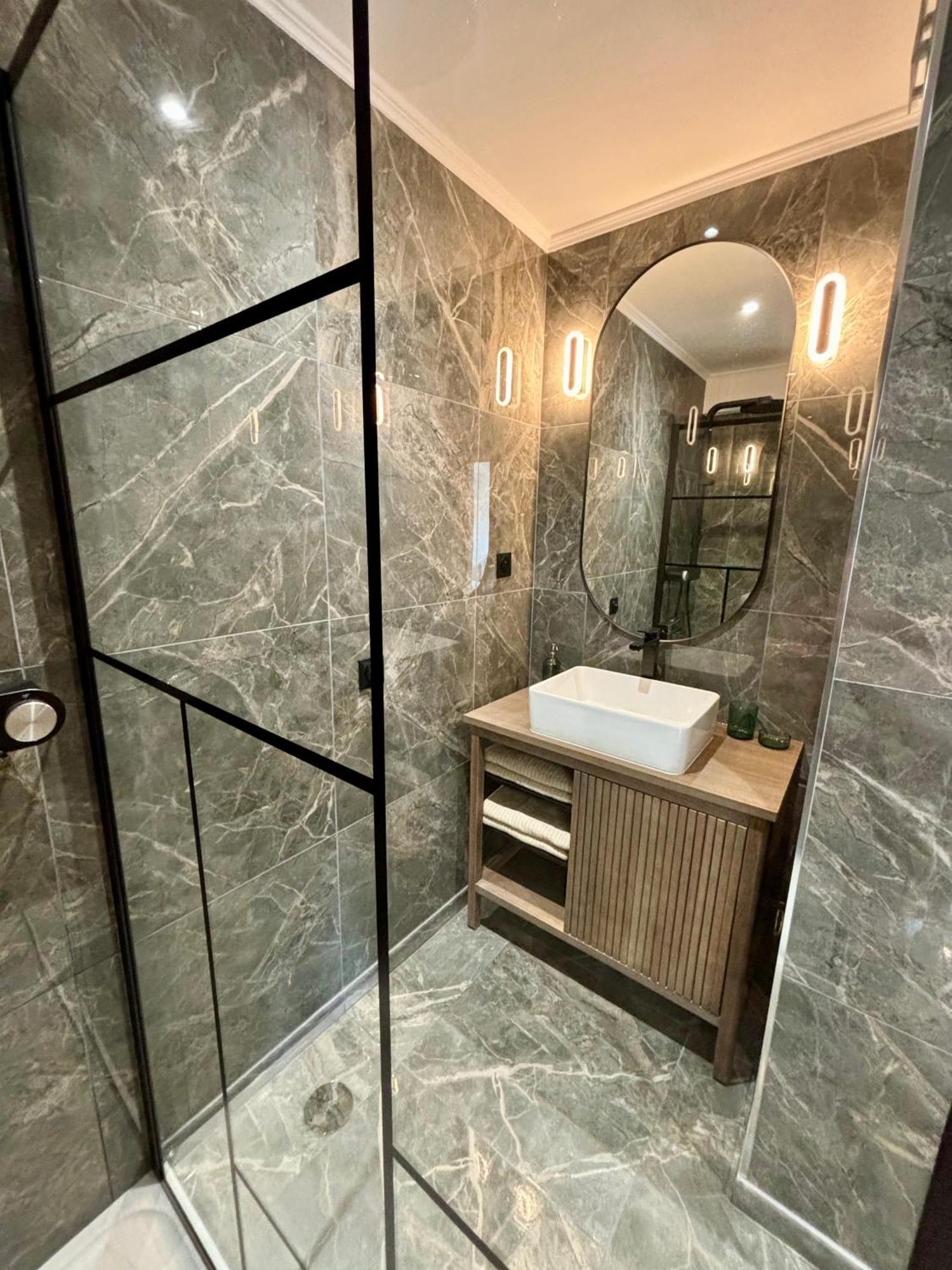 5*, Vue Et Acces Cavalaire-sur-Mer